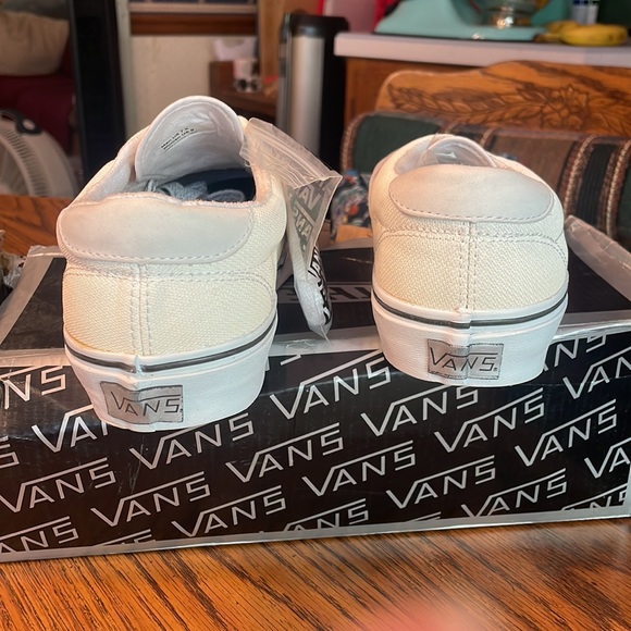 Vans 45 LX amazing pair of shoes in True White. Men’s 7.5 or women’s 9.0. - Picture 4 of 16